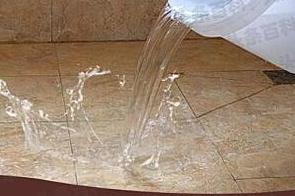 江岸漏水维修 免砸砖防水材料该如何施工